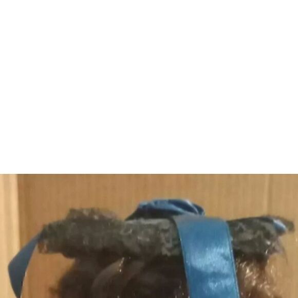 Dynasty Sweetheart Porcelain Doll 17" Talk. Long Wavy Hair, Victorian Style. - Picture 7 of 8